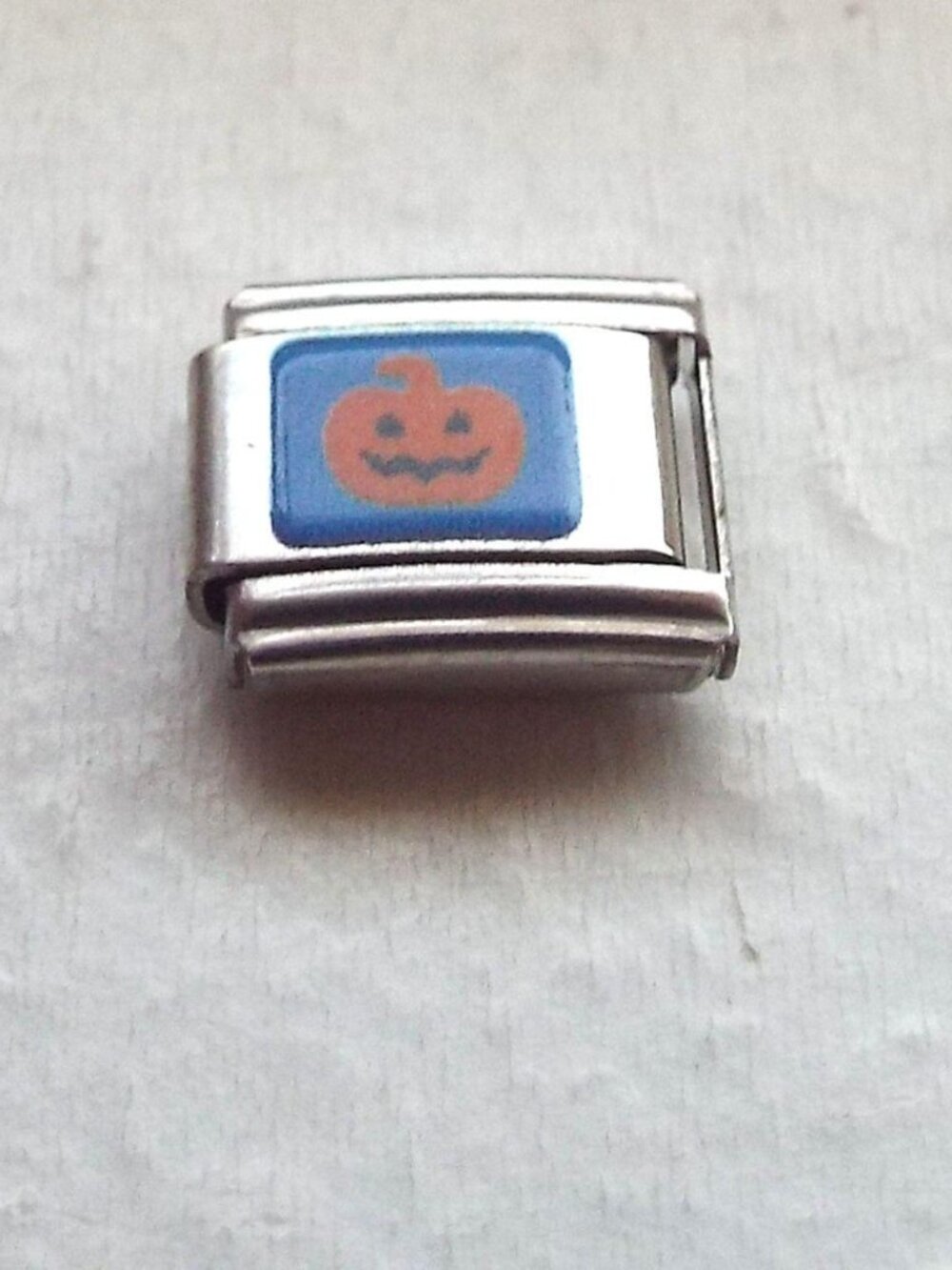 Smiling pumpkin on blue enamel 9mm stainless steel italian charm bracelet link